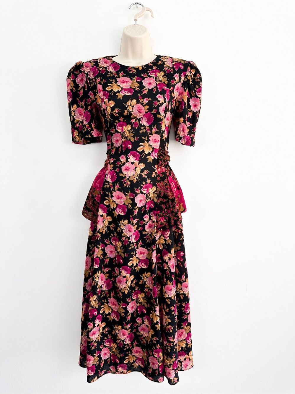 Expo Petite Women’s Vintage Dark Mixed Pattern Floral Puff Sleeve Fitted Midi Dr